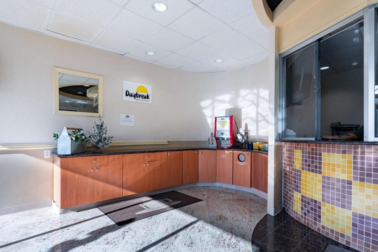 Days Inn By Wyndham Hartford/Closest Downtown Dış mekan fotoğraf