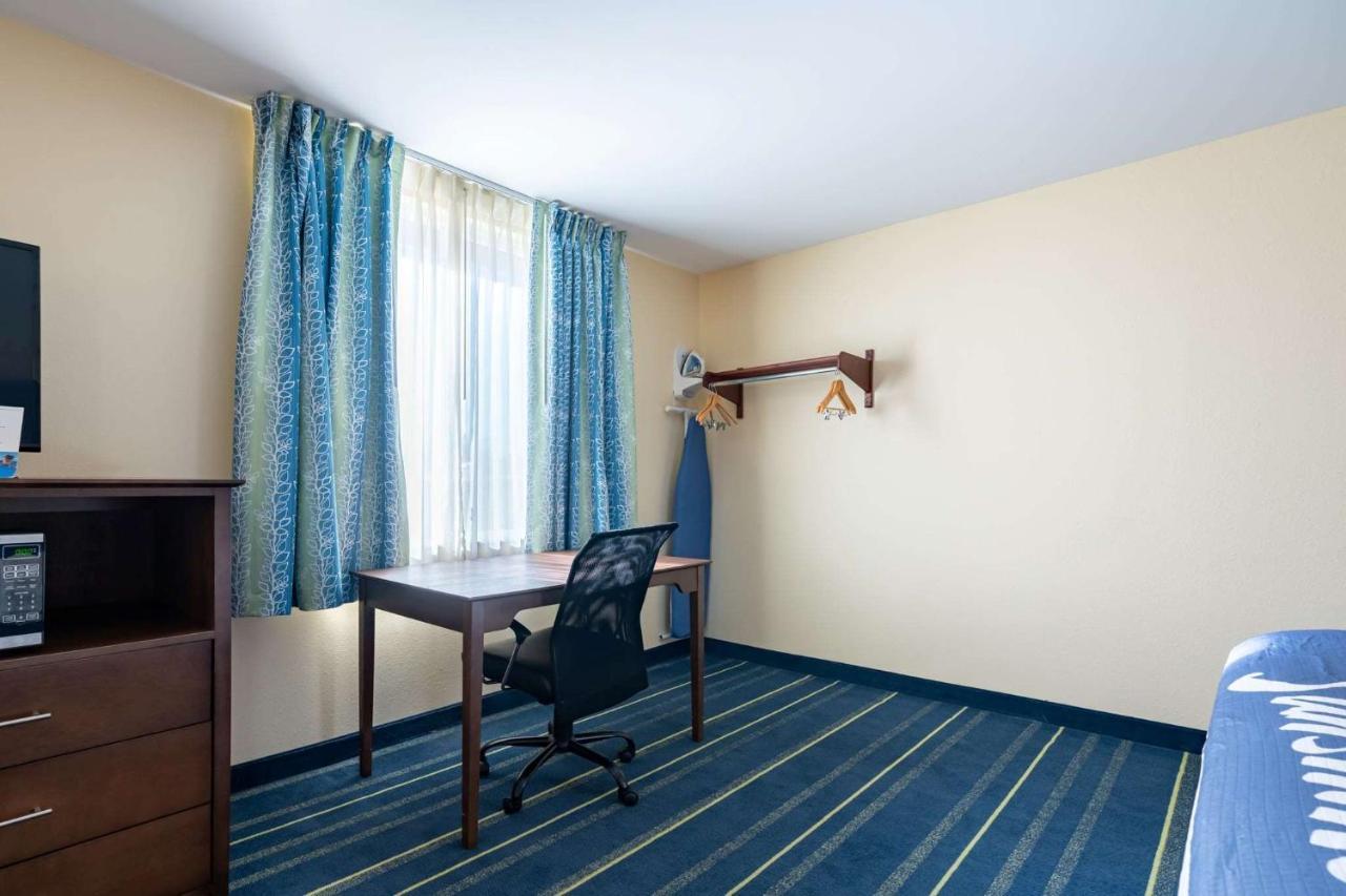 Days Inn By Wyndham Hartford/Closest Downtown Dış mekan fotoğraf