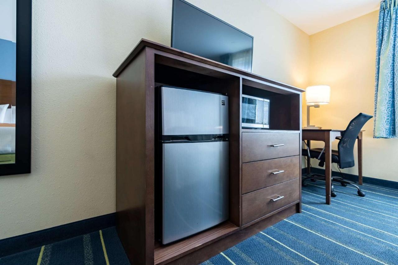 Days Inn By Wyndham Hartford/Closest Downtown Dış mekan fotoğraf