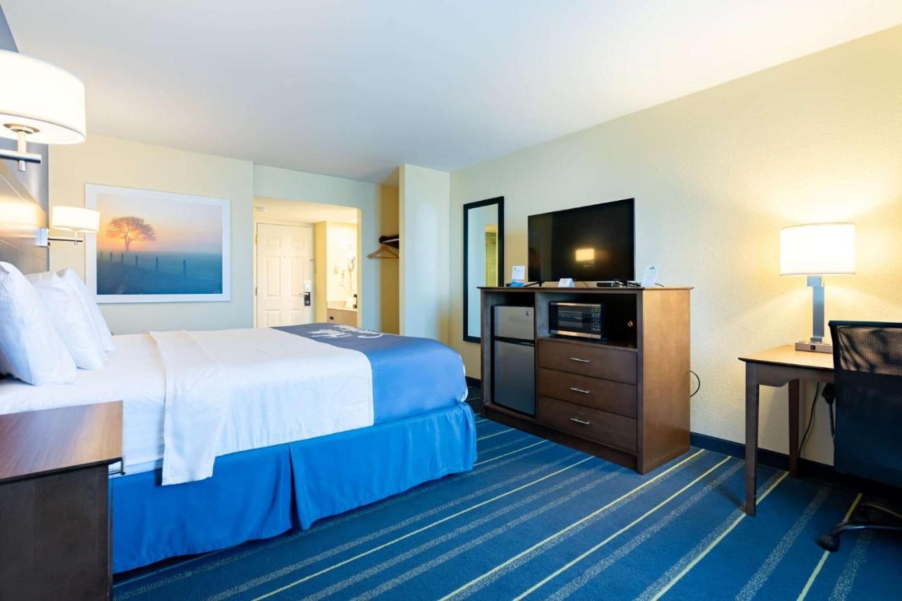 Days Inn By Wyndham Hartford/Closest Downtown Dış mekan fotoğraf