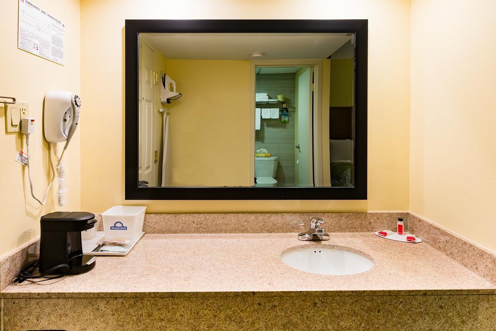 Days Inn By Wyndham Hartford/Closest Downtown Dış mekan fotoğraf