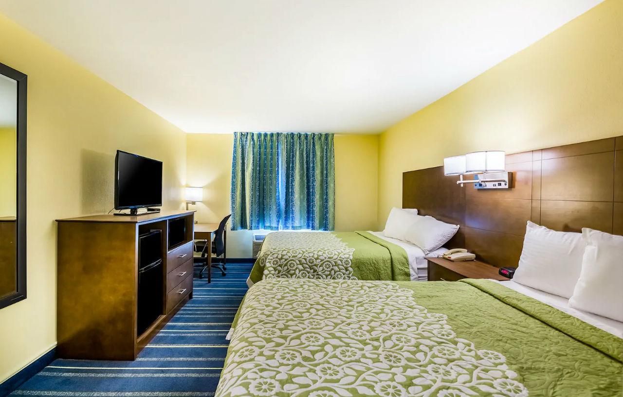 Days Inn By Wyndham Hartford/Closest Downtown Dış mekan fotoğraf